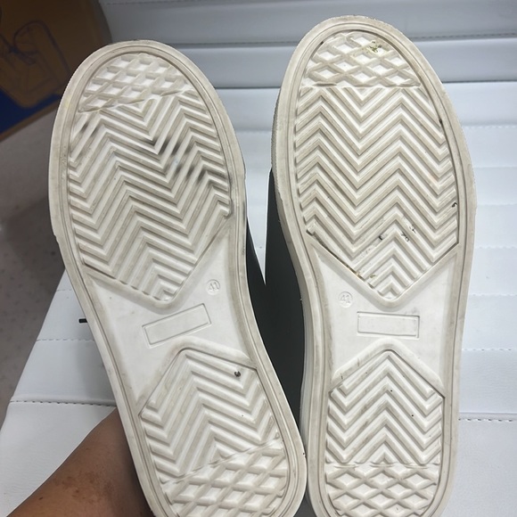 Men’s size 41 leather sneaker - Picture 2 of 6